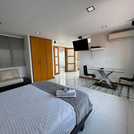 Hotel San Antonio Plaza Кали Екстериор снимка