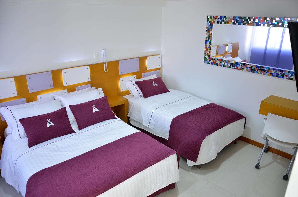 Hotel San Antonio Plaza Кали Стая снимка