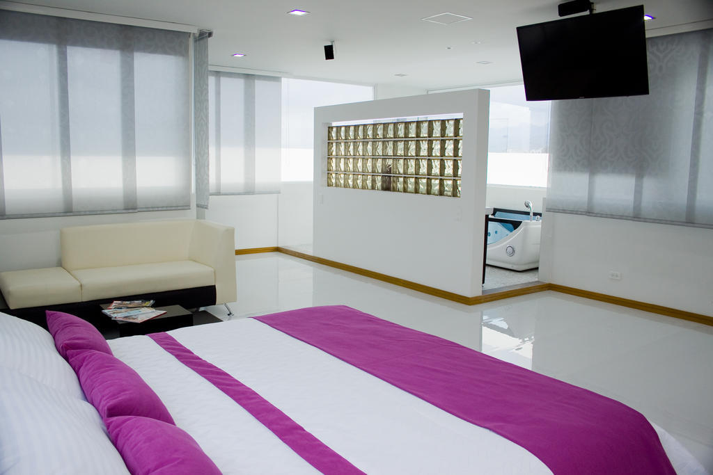 Hotel San Antonio Plaza Кали Екстериор снимка