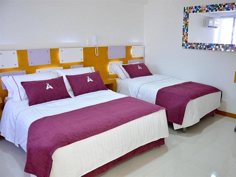 Hotel San Antonio Plaza Кали Екстериор снимка