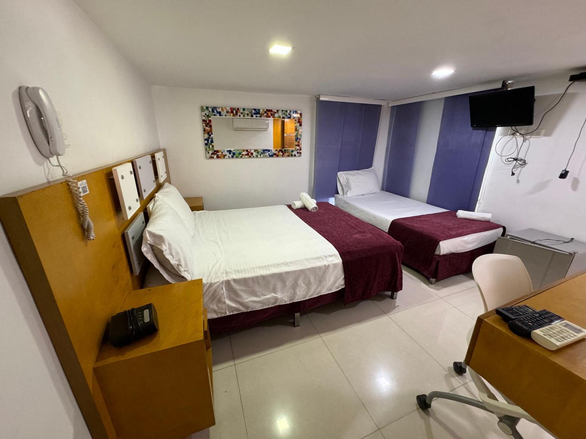 Hotel San Antonio Plaza Кали Екстериор снимка