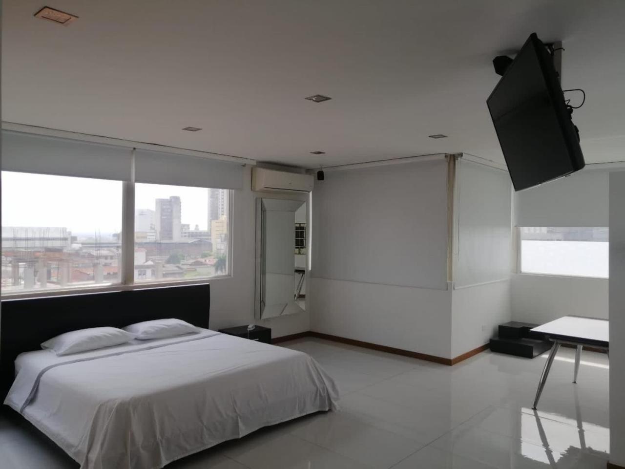 Hotel San Antonio Plaza Кали Екстериор снимка