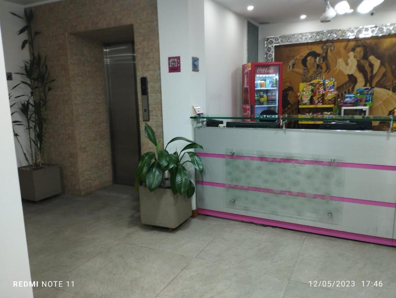Hotel San Antonio Plaza Кали Екстериор снимка