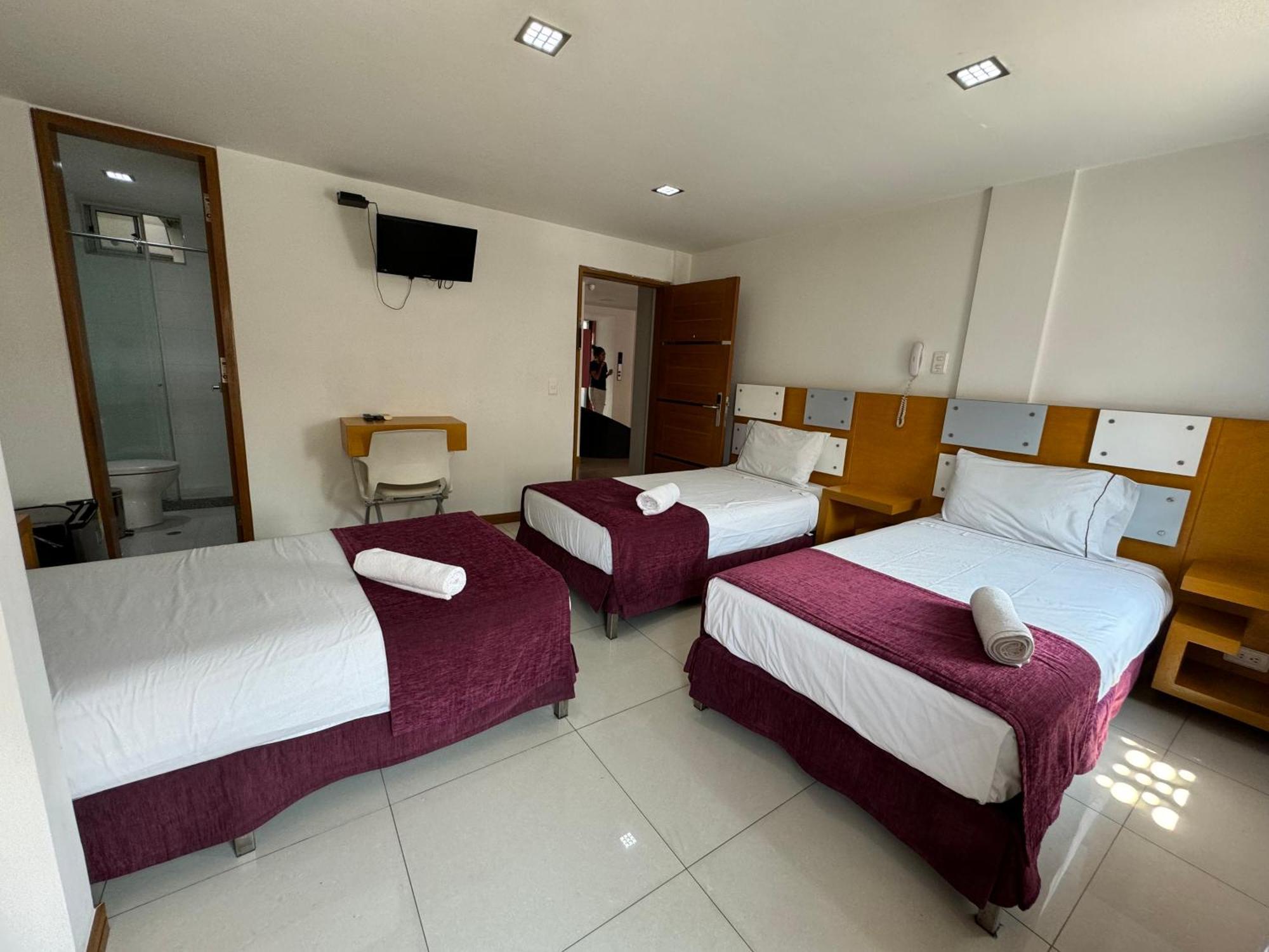Hotel San Antonio Plaza Кали Екстериор снимка