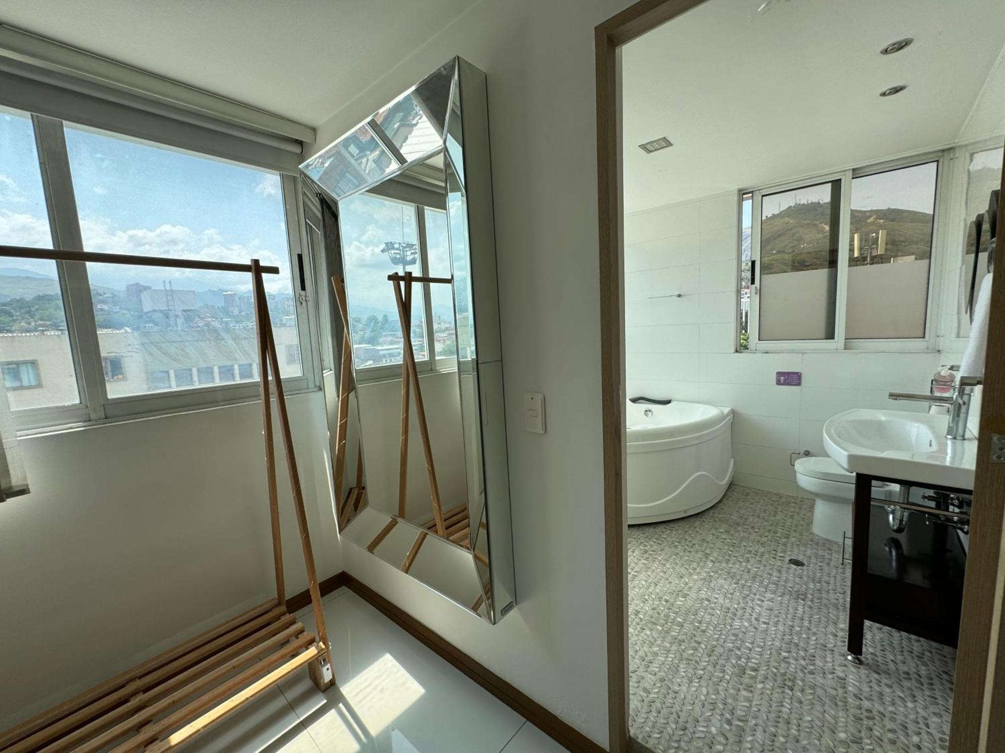 Hotel San Antonio Plaza Кали Екстериор снимка