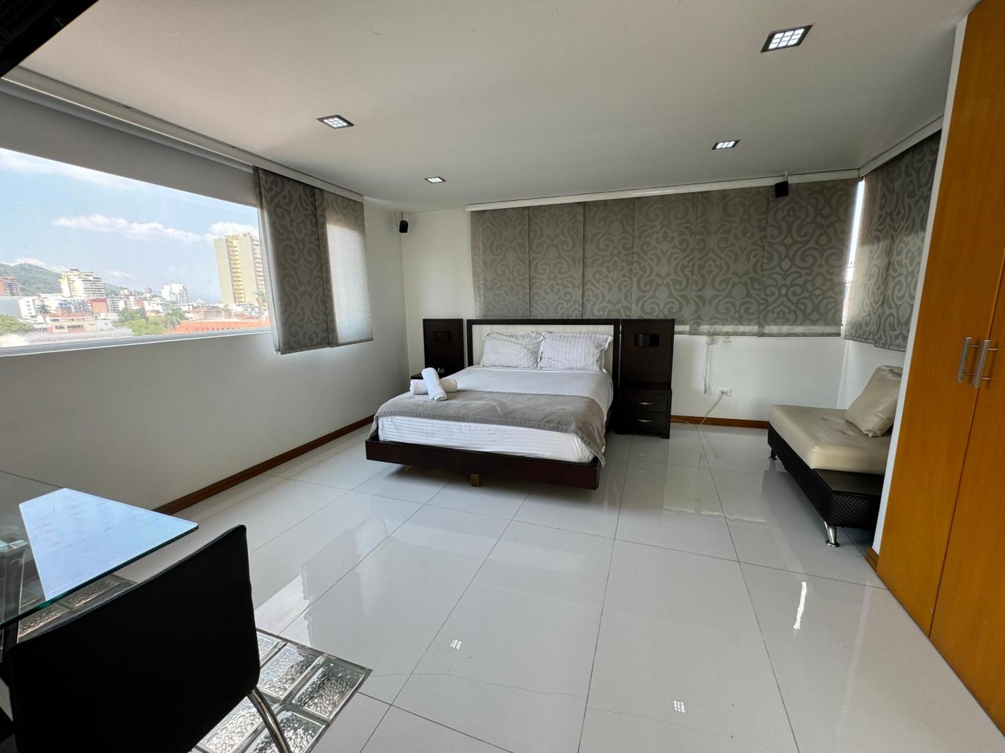 Hotel San Antonio Plaza Кали Екстериор снимка