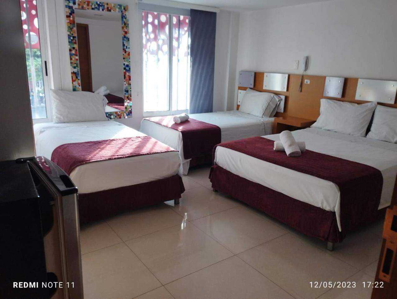 Hotel San Antonio Plaza Кали Екстериор снимка
