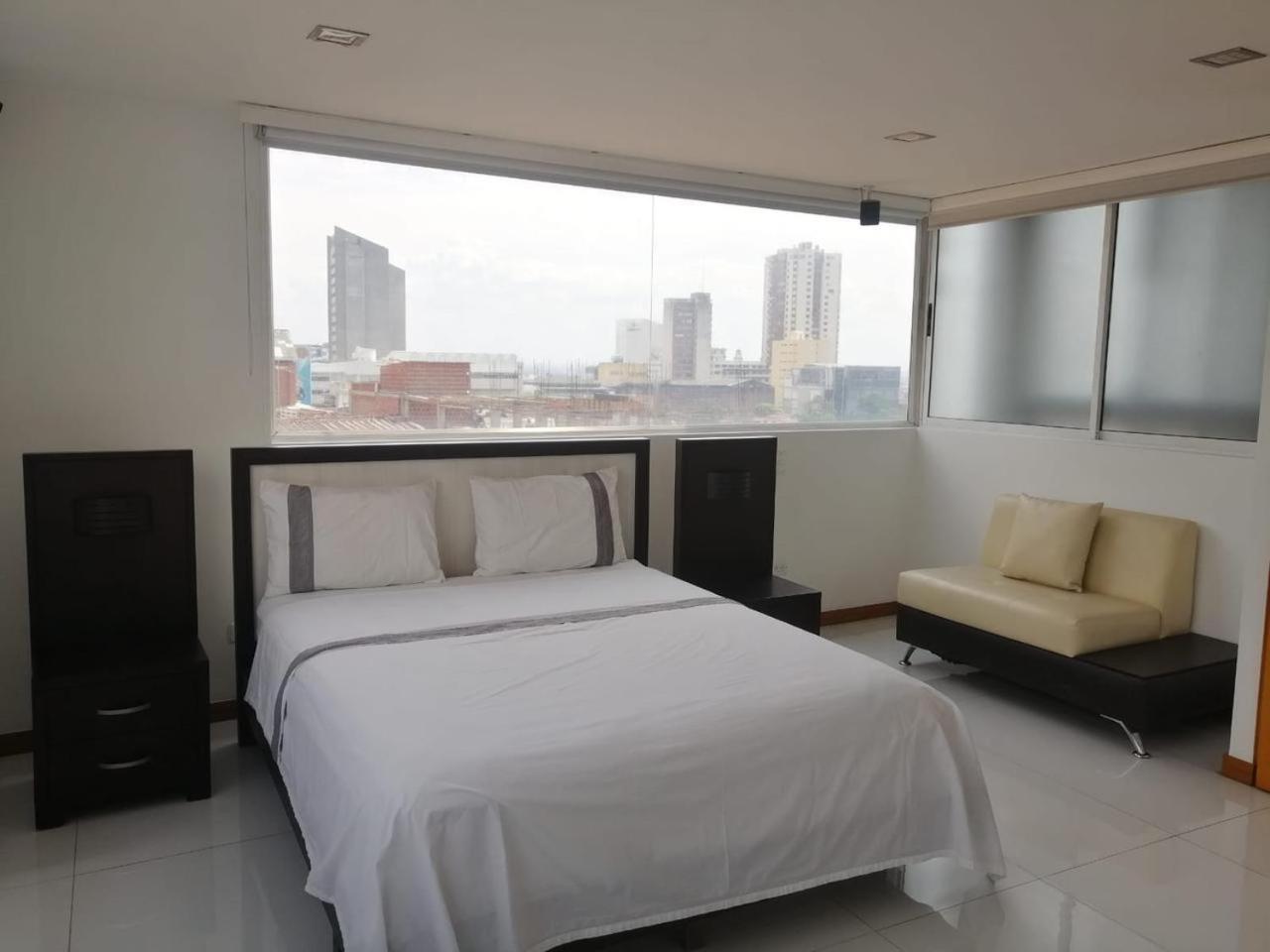 Hotel San Antonio Plaza Кали Екстериор снимка